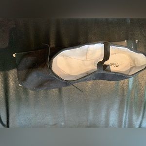 Men’s black ballet slipper. Theatricals. Size 11.